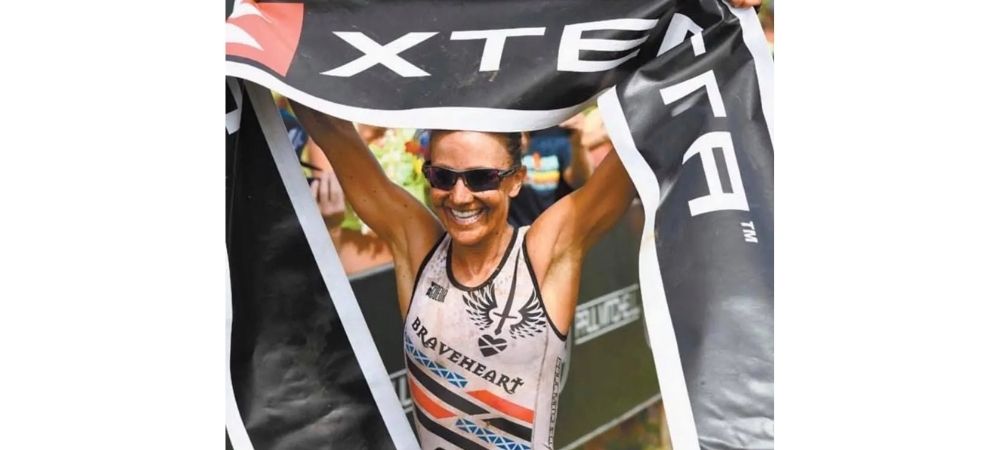 Lesley Paterson finishing a race